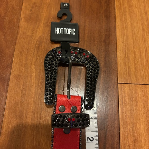 Red & Black Skull Bling Belt NWT size XS - Picture 5 of 7